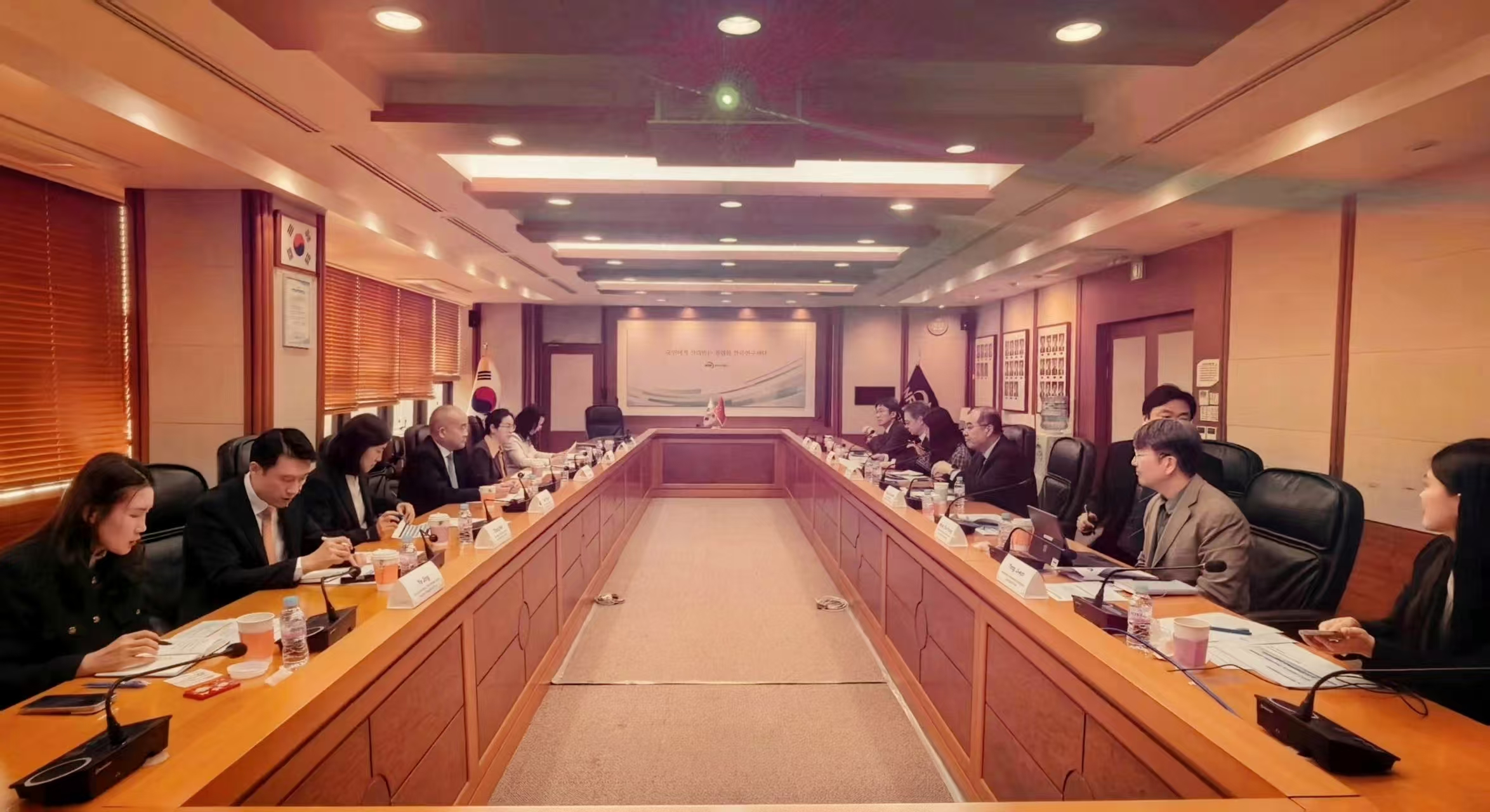 11201453wces.jpg 11201453wces.jpg